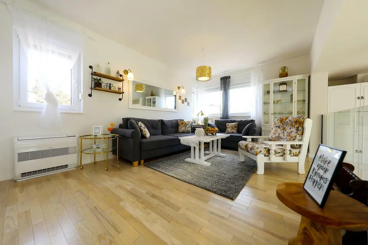 Villa Harmony Zara 0*,  Croazia
